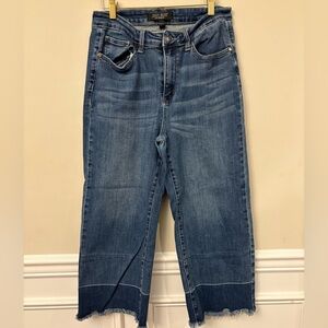 Judy Blue Medium Wash Cropped Jeans